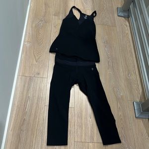 Black workout set. Workout clothing